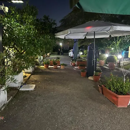 Al Rifugio ホームステイ *